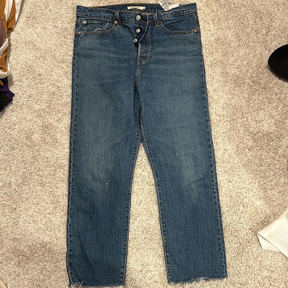 women’s levi wedgie straight! - Picture 2 of 5